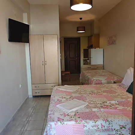 Apartament House Anna Sarti